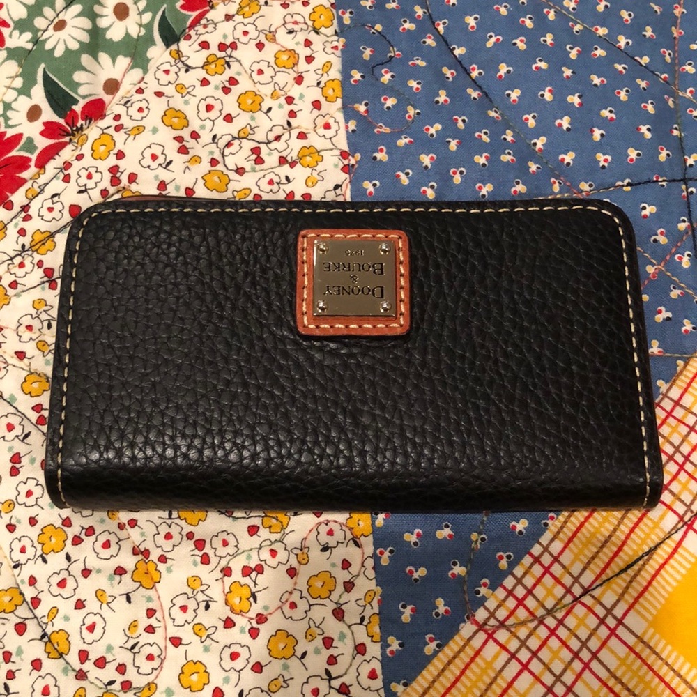 Small wallet type case Dooney cute excellent shape